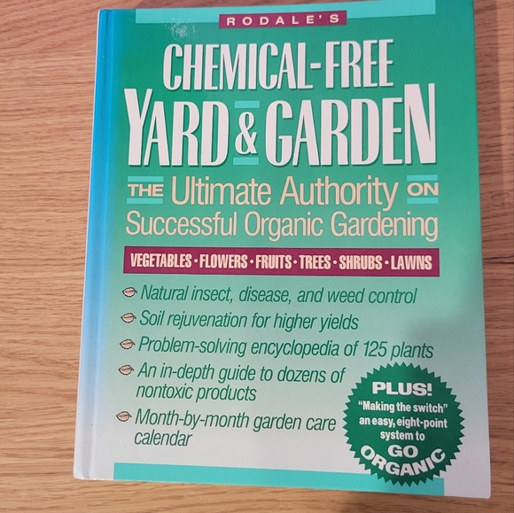 Rodale's Chemical free yard and garden book - Picture 1 of 3